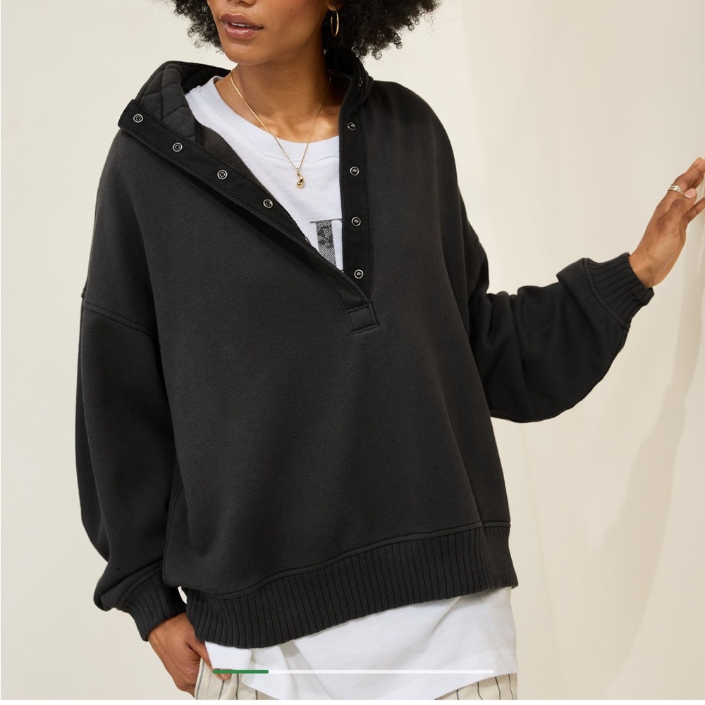 Aerie Oh Snap!  Smoked Gray Sweatshirt Size Large, NWT